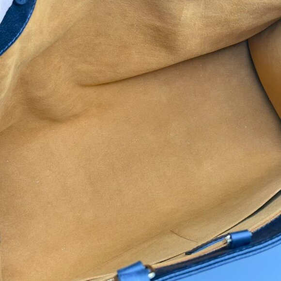 Louis Vuitton Black On The Go GM Shoulder Bag with Classic Monogram Pattern - Picture 8 of 8